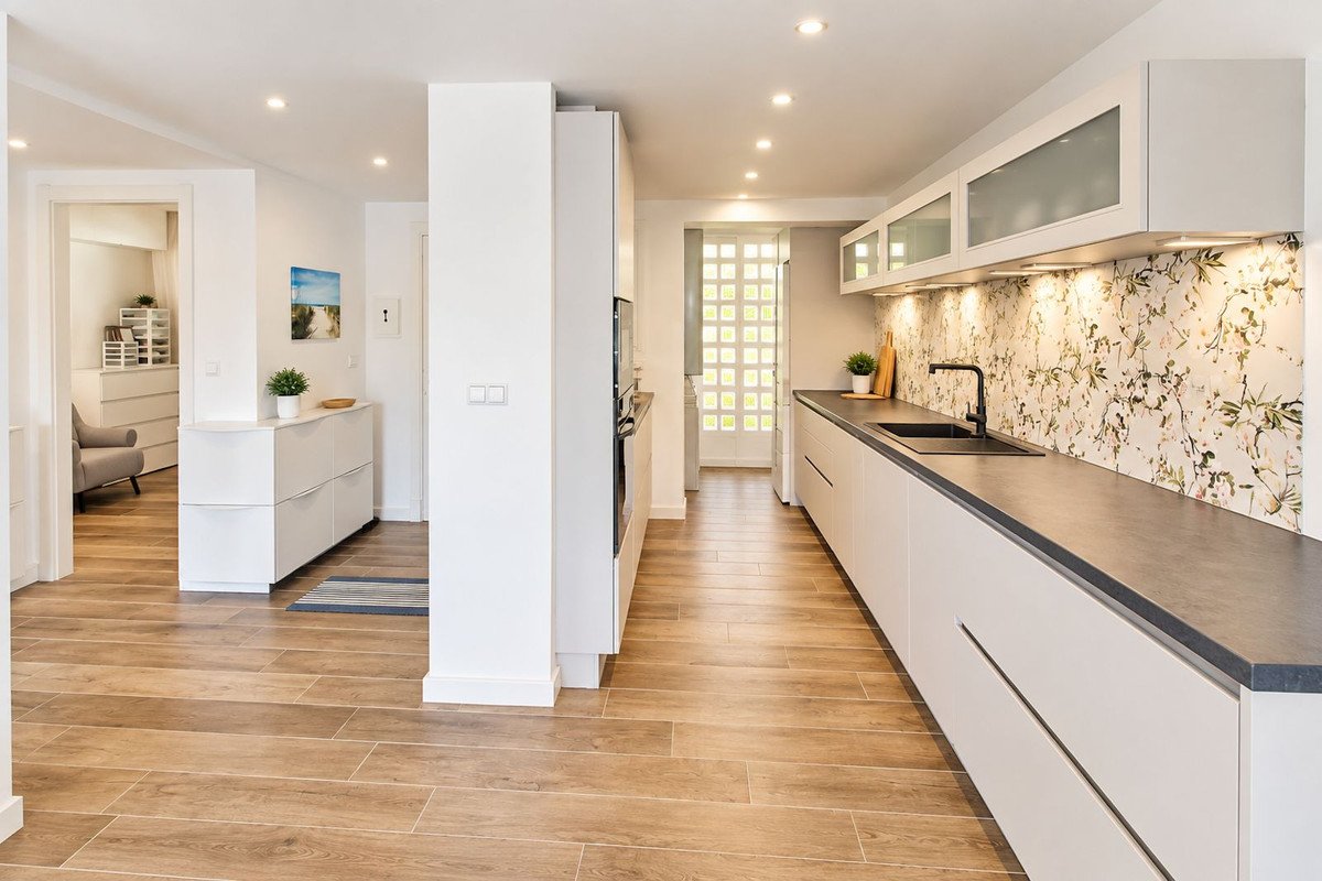 2 Bed Middle Floor Apartment in Cabopino