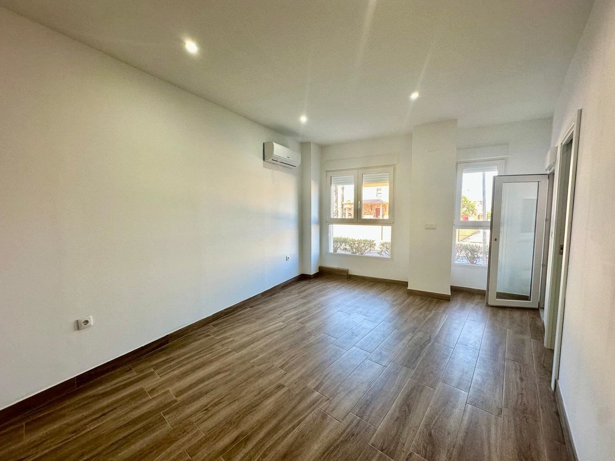 2 Bed Middle Floor Apartment in Torrevieja