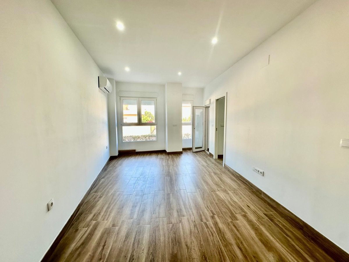 2 Bed Middle Floor Apartment in Torrevieja
