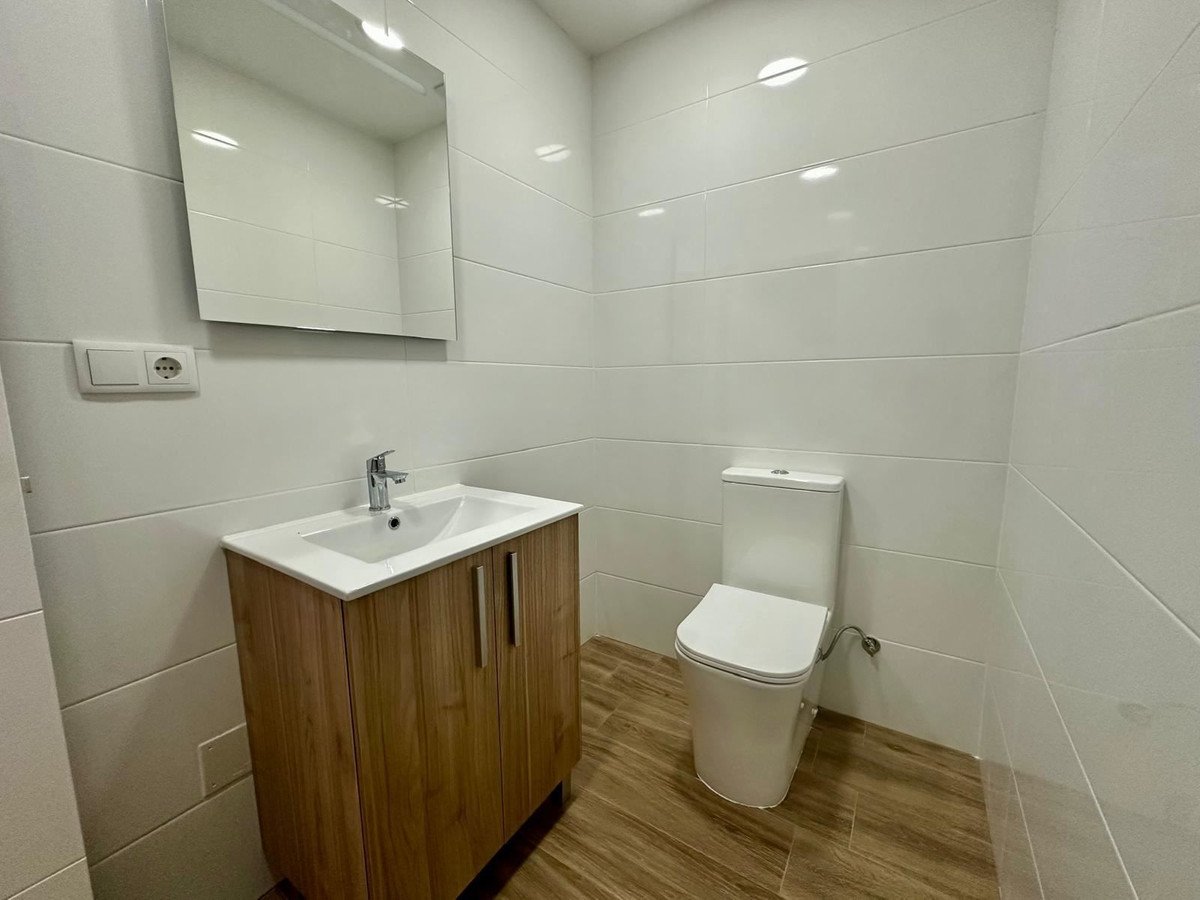 2 Bed Middle Floor Apartment in Torrevieja