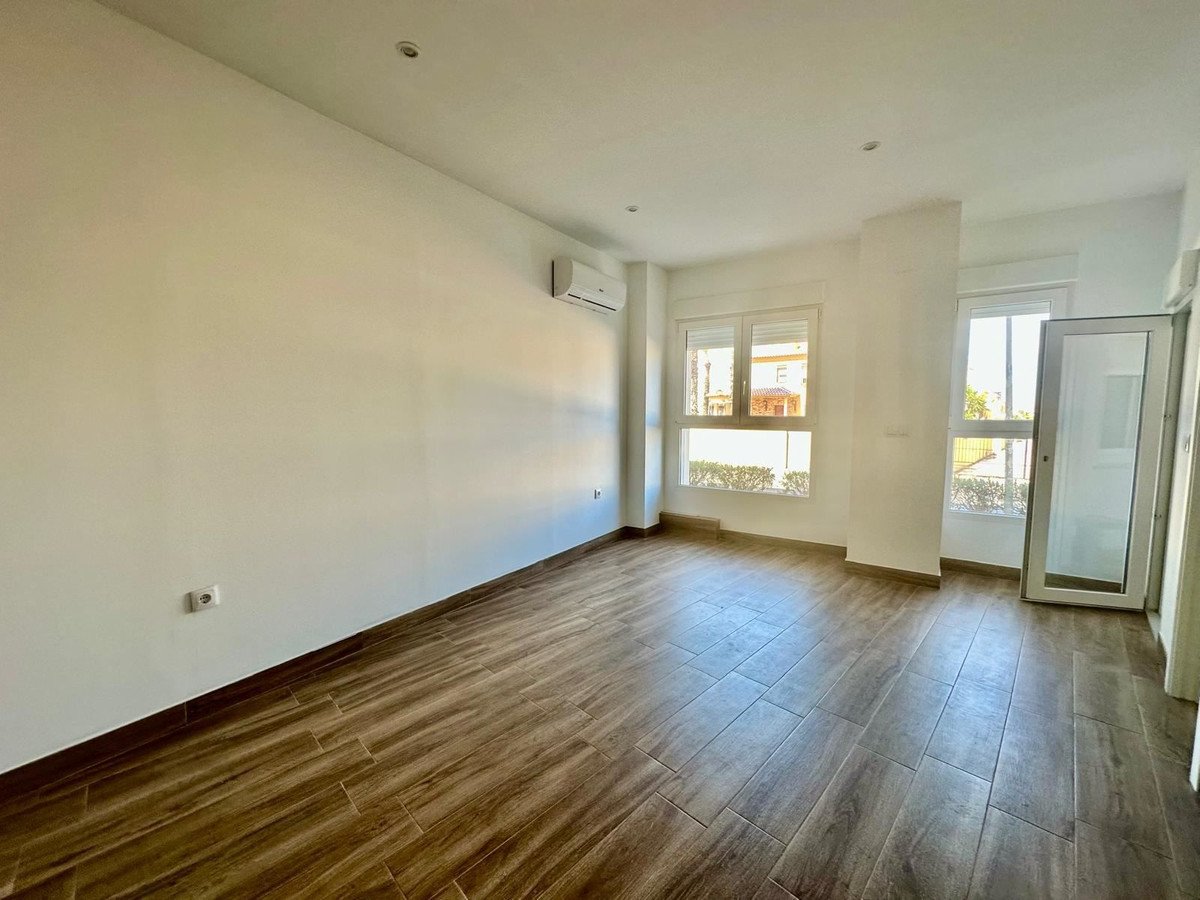 2 Bed Middle Floor Apartment in Torrevieja
