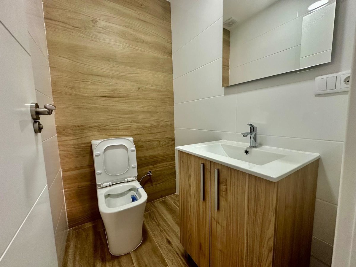 2 Bed Middle Floor Apartment in Torrevieja