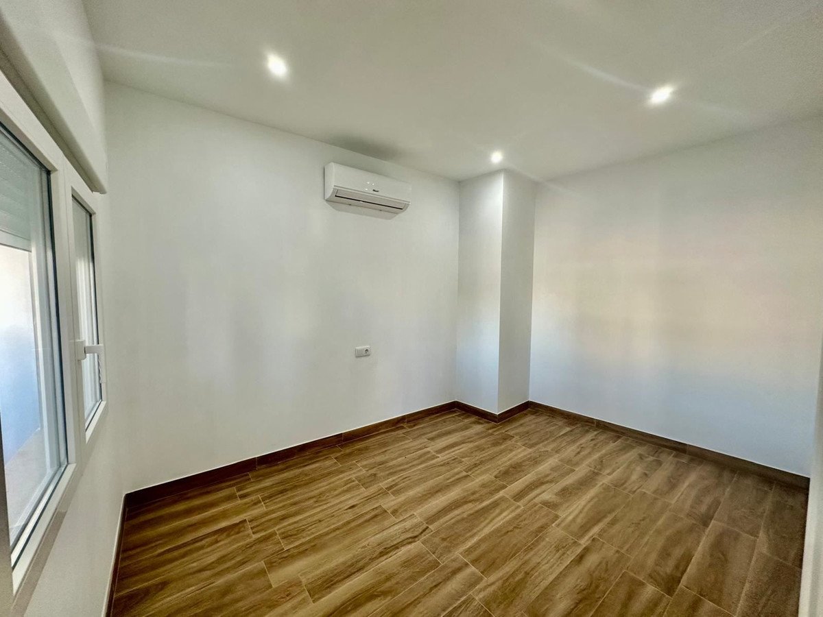 2 Bed Middle Floor Apartment in Torrevieja