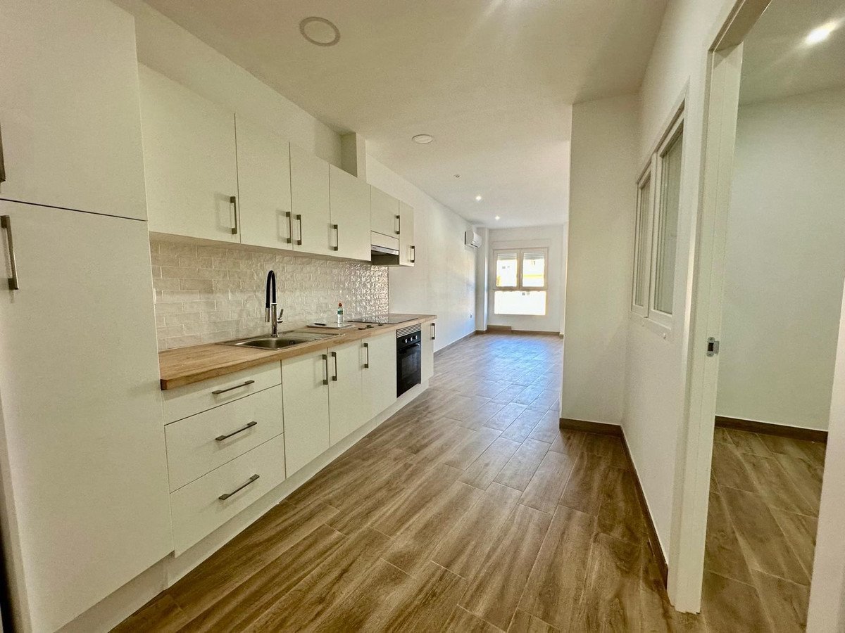 2 Bed Middle Floor Apartment in Torrevieja