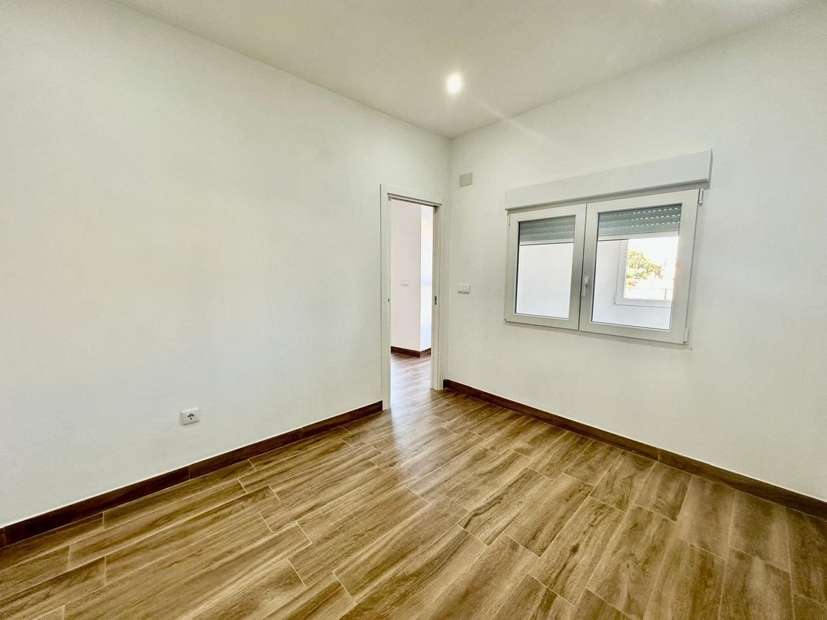 2 Bed Middle Floor Apartment in Torrevieja