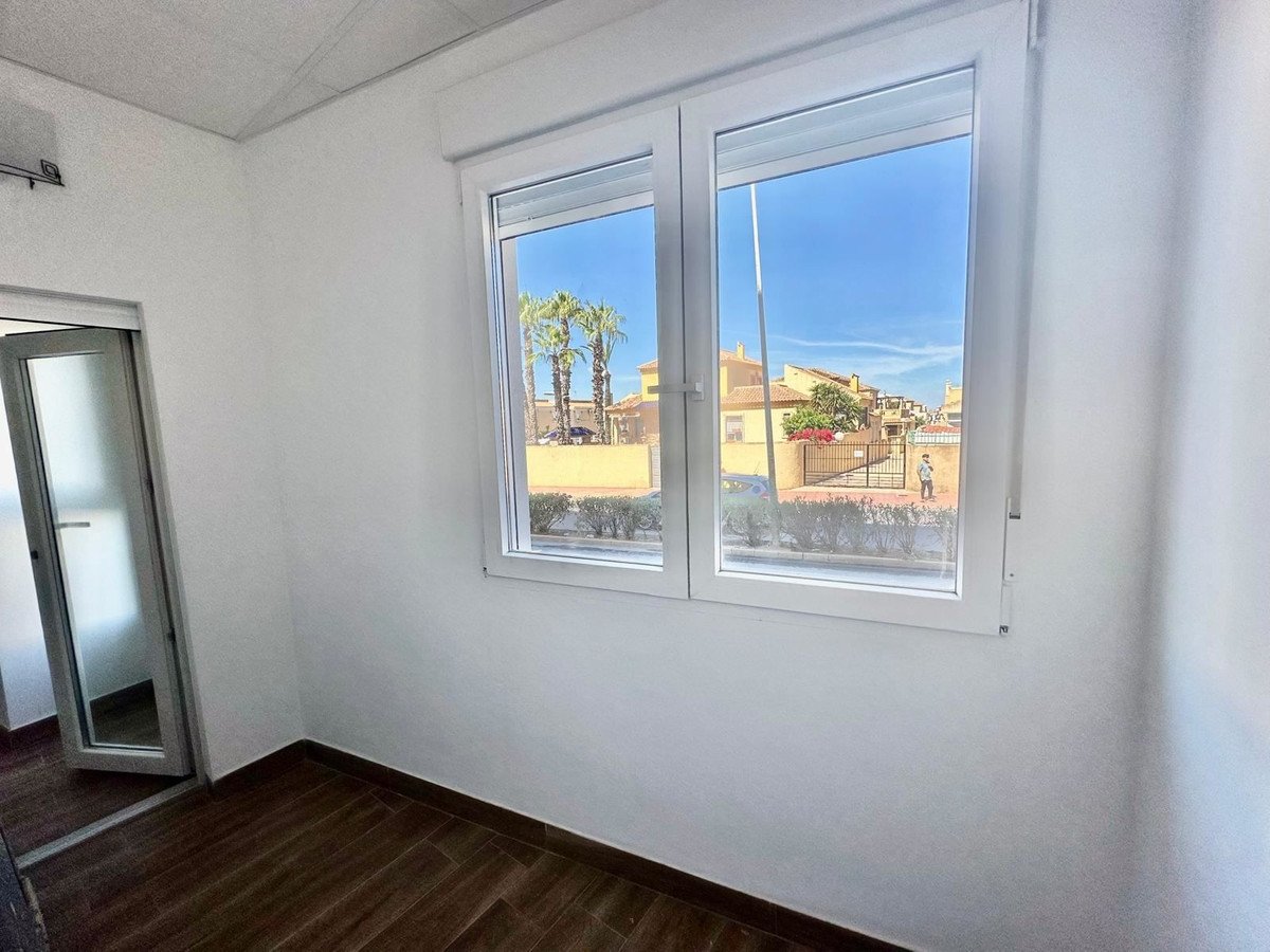 2 Bed Middle Floor Apartment in Torrevieja