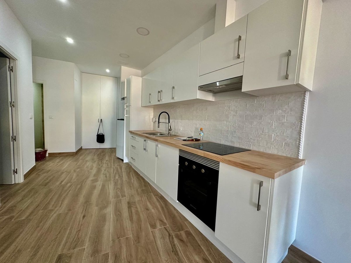 2 Bed Middle Floor Apartment in Torrevieja