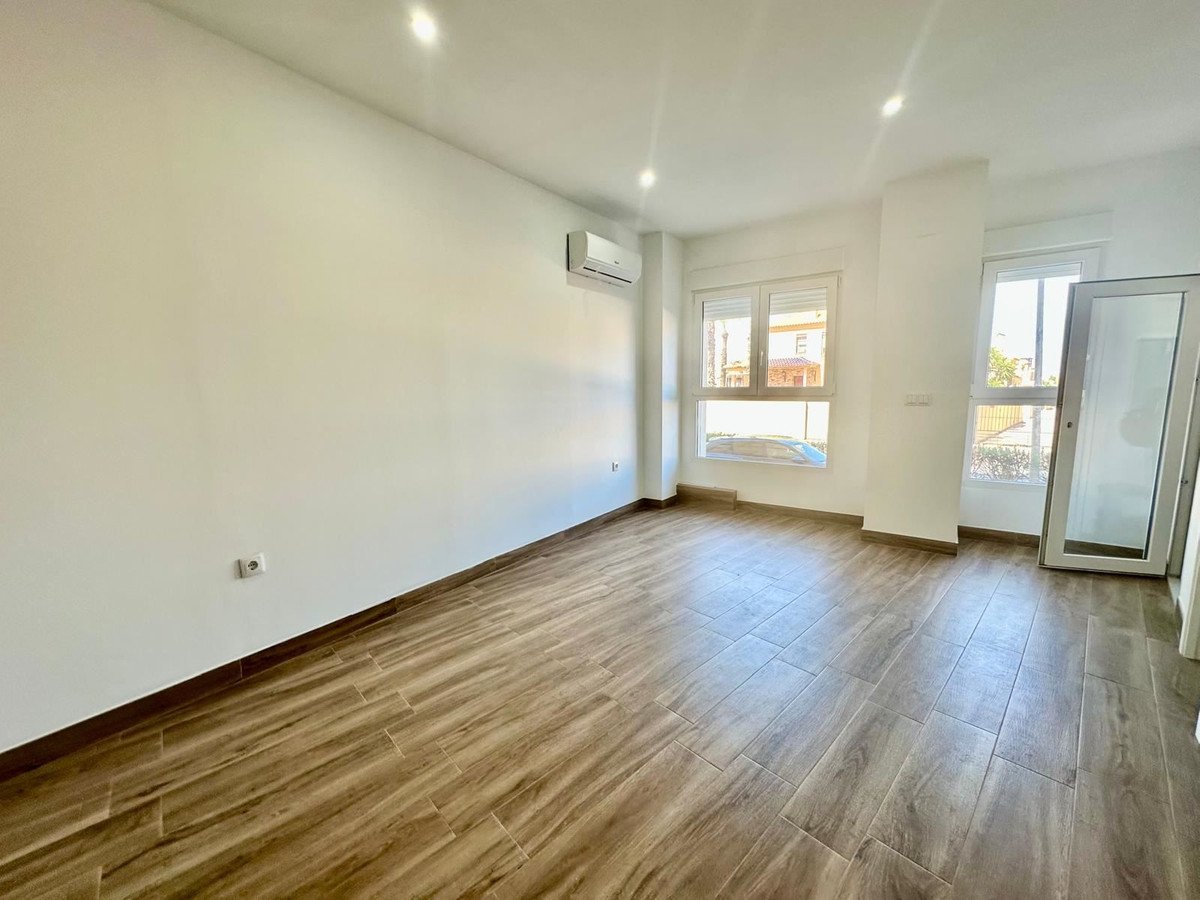2 Bed Middle Floor Apartment in Torrevieja