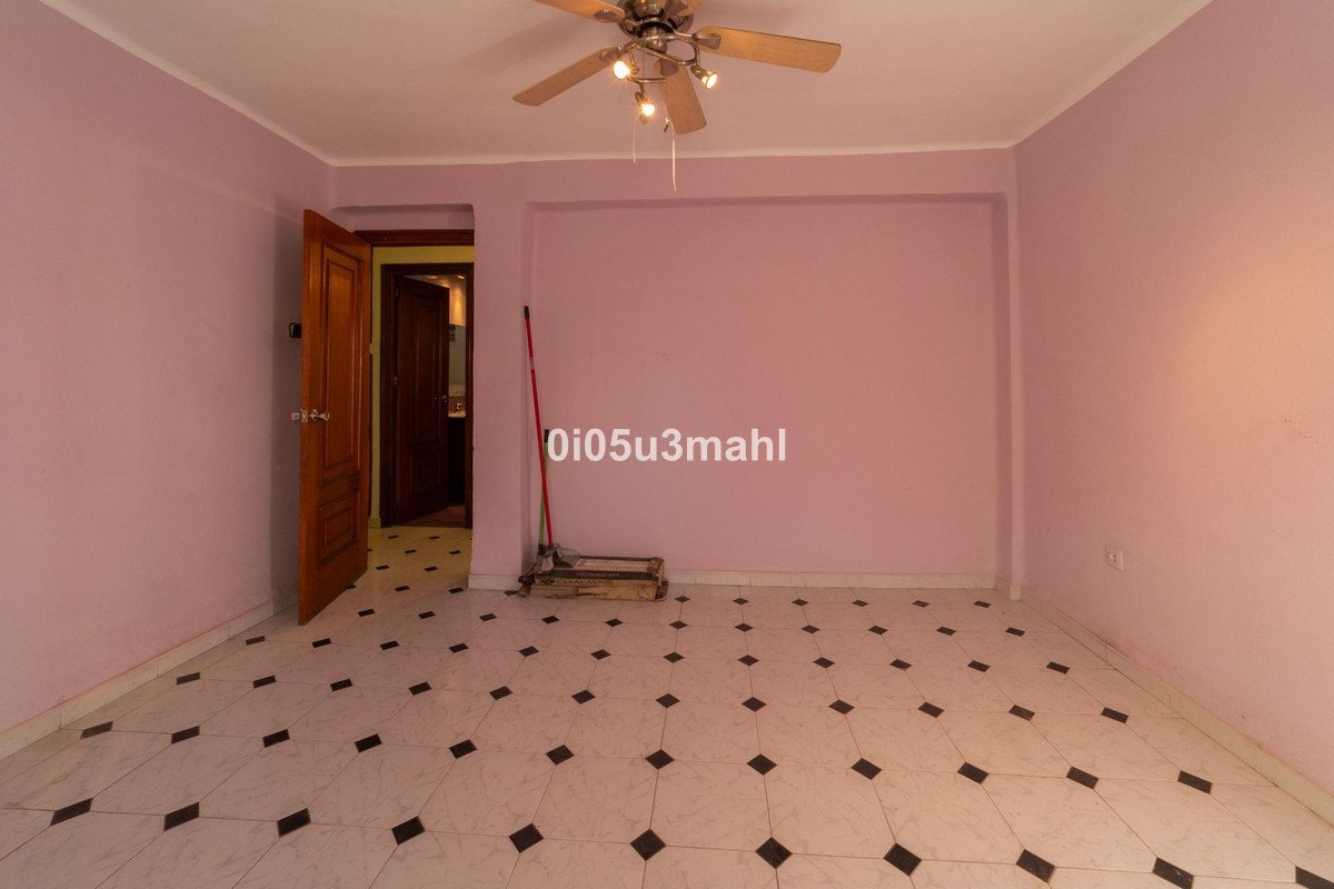2 Bed Middle Floor Apartment in Málaga