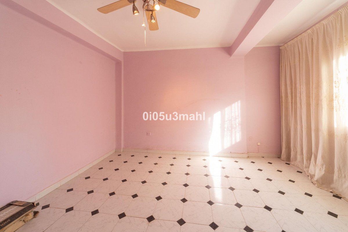 2 Bed Middle Floor Apartment in Málaga