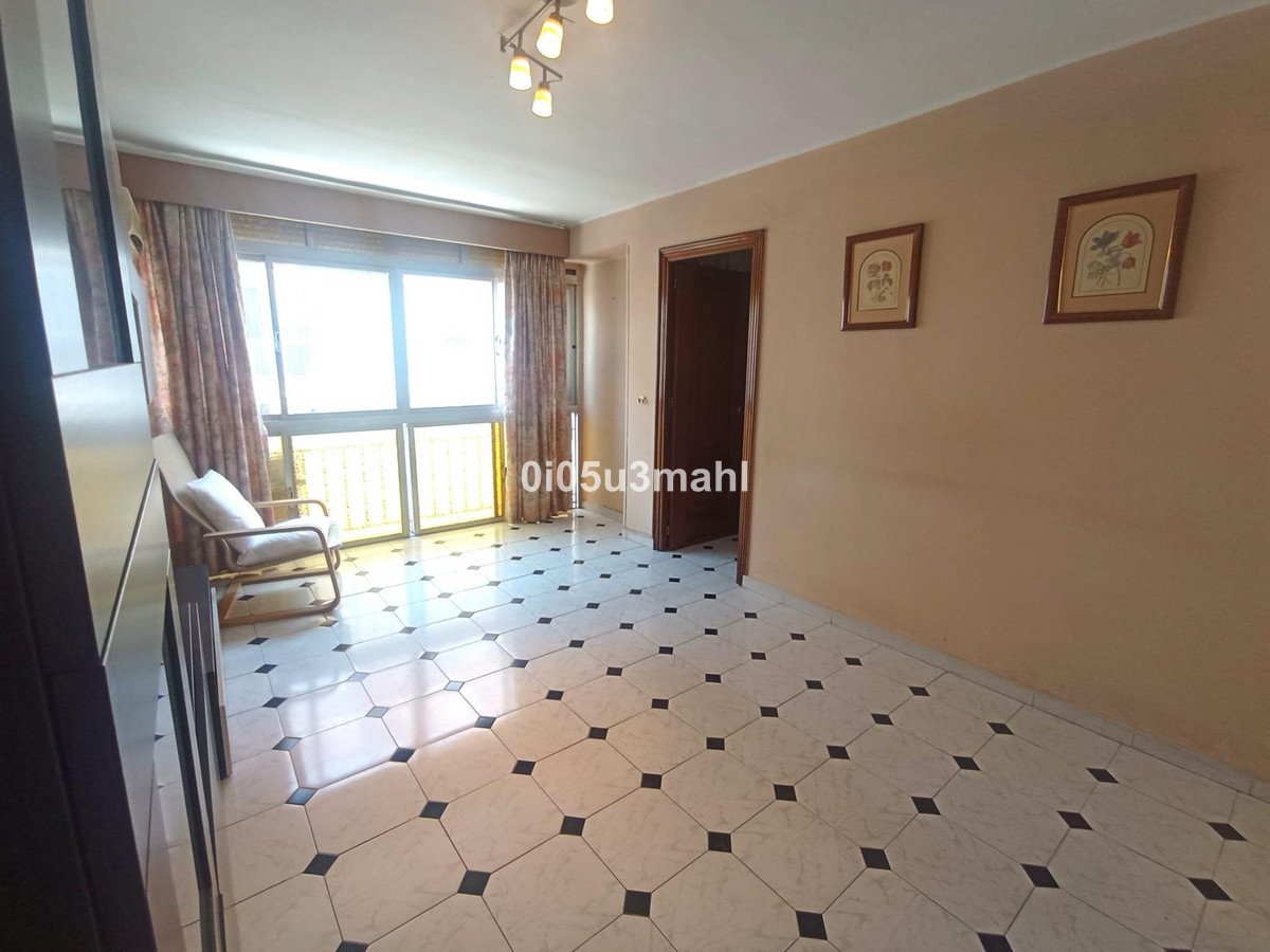 2 Bed Middle Floor Apartment in Málaga