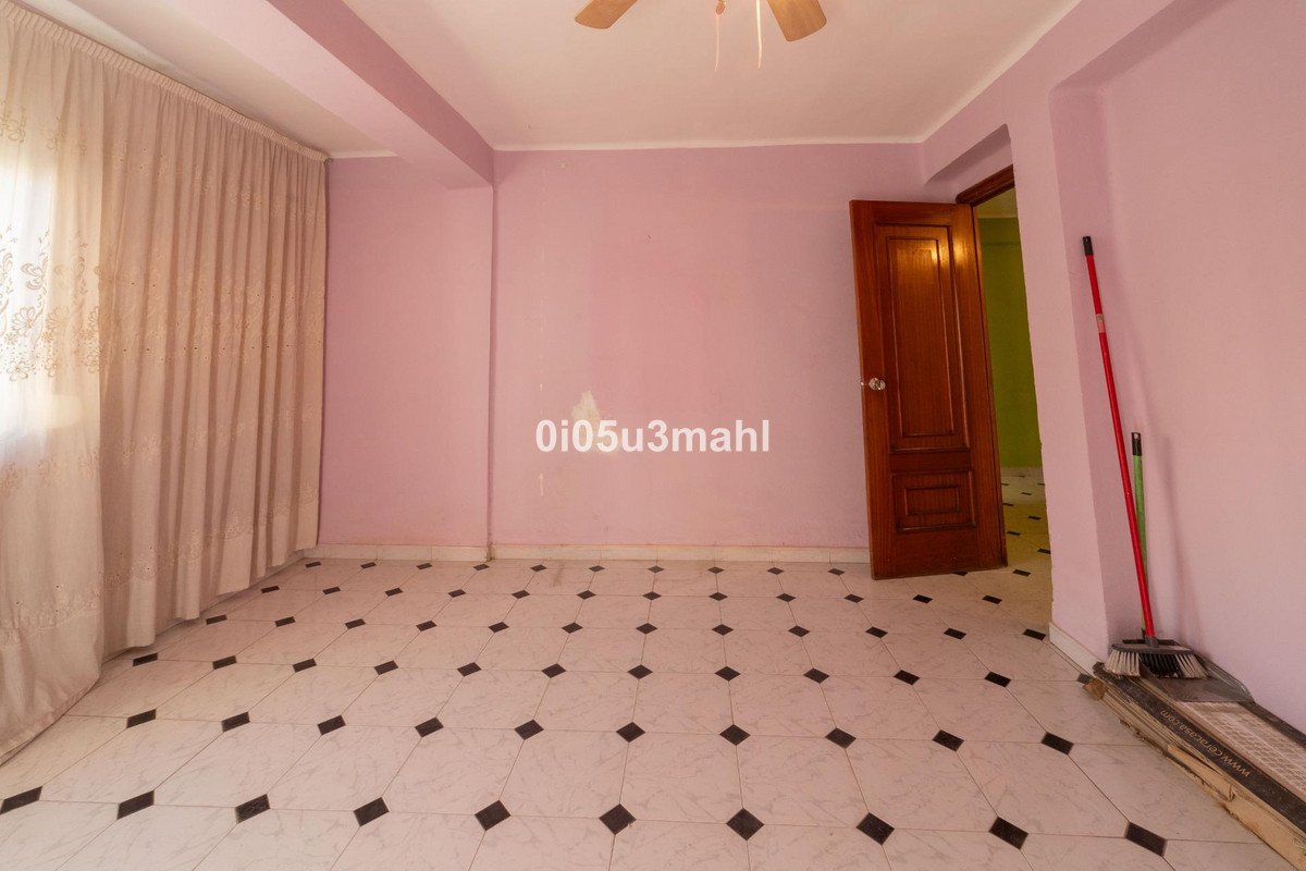 2 Bed Middle Floor Apartment in Málaga