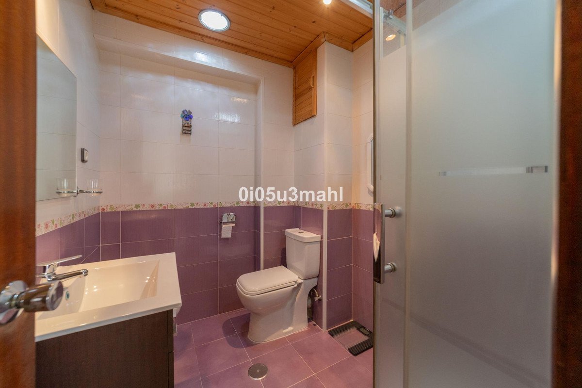 2 Bed Middle Floor Apartment in Málaga