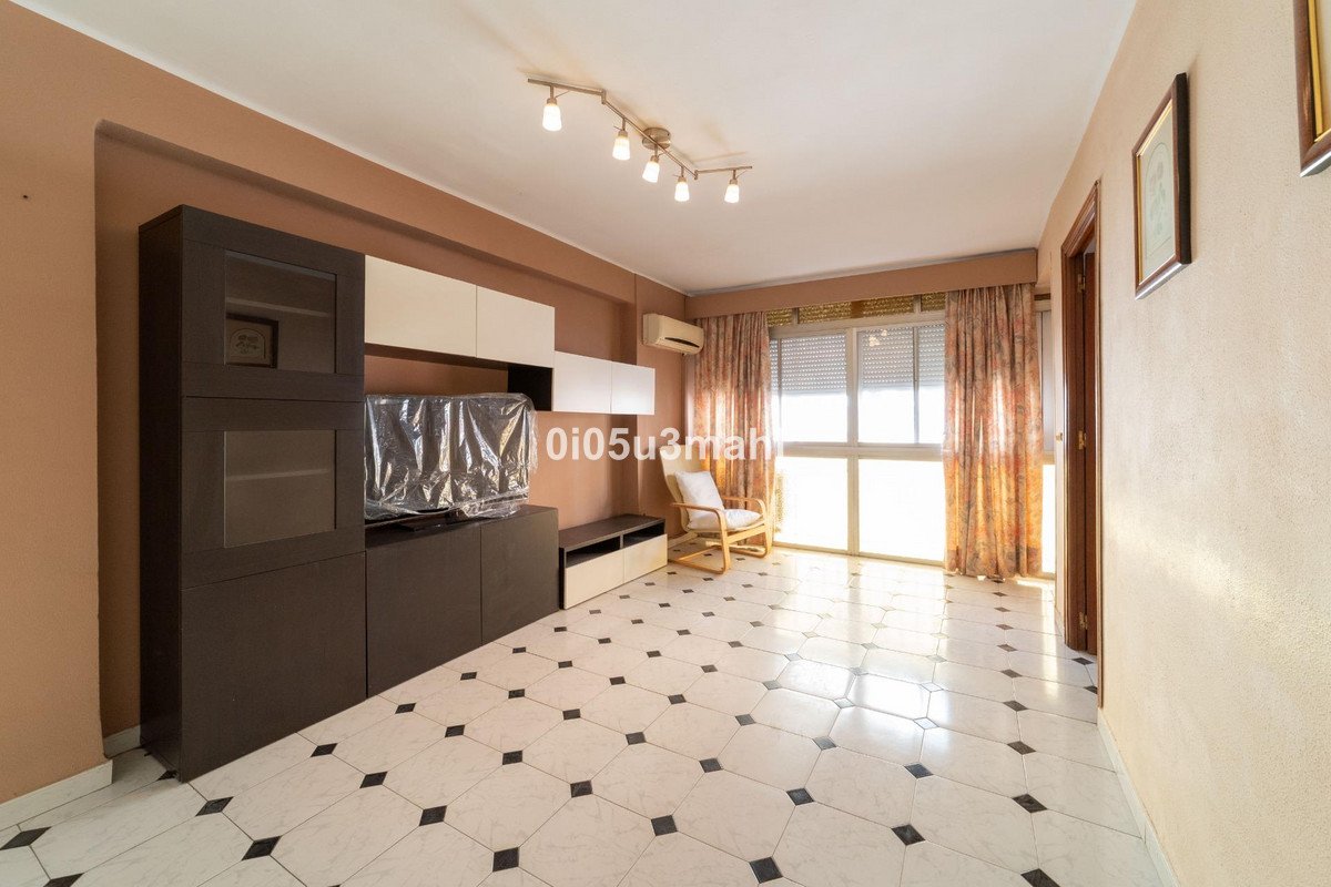 2 Bed Middle Floor Apartment in Málaga