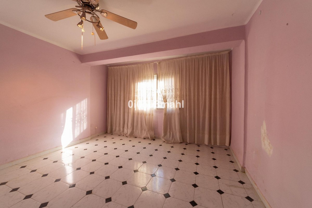 2 Bed Middle Floor Apartment in Málaga
