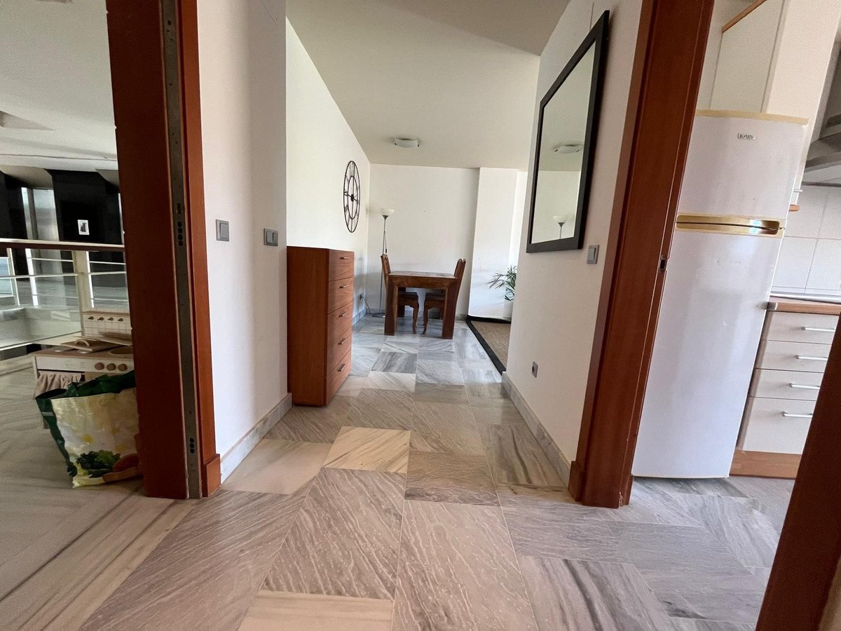 2 Bed Middle Floor Apartment in Benahavís