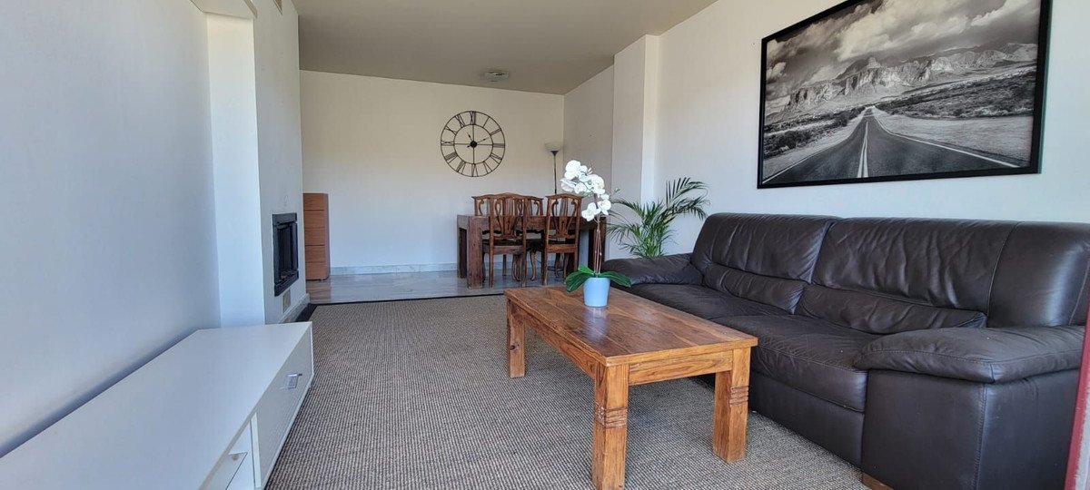 2 Bed Middle Floor Apartment in Benahavís
