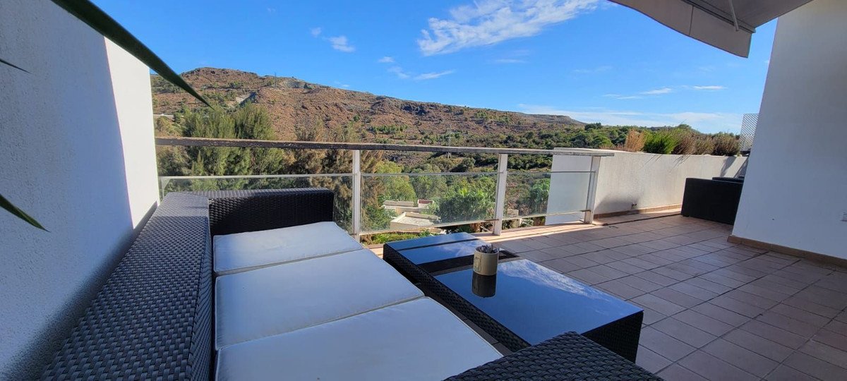 2 Bed Middle Floor Apartment in Benahavís