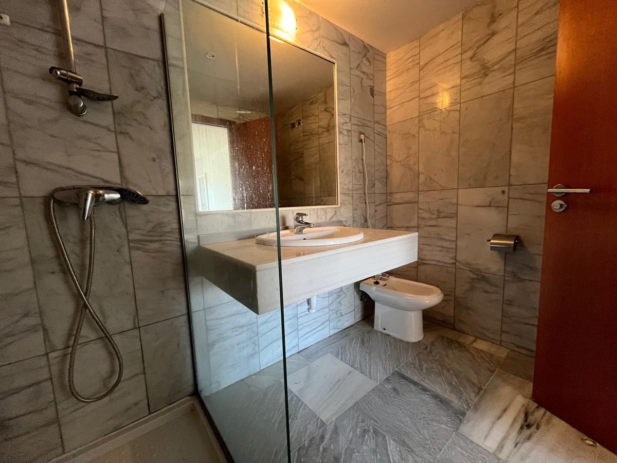 2 Bed Middle Floor Apartment in Benahavís