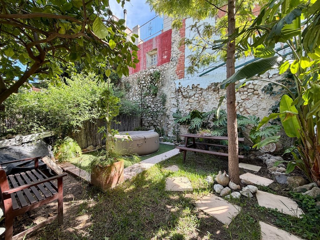 5 Bed Townhouse in Pego