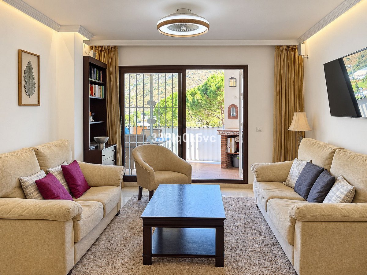 2 Bed Middle Floor Apartment in Benahavís