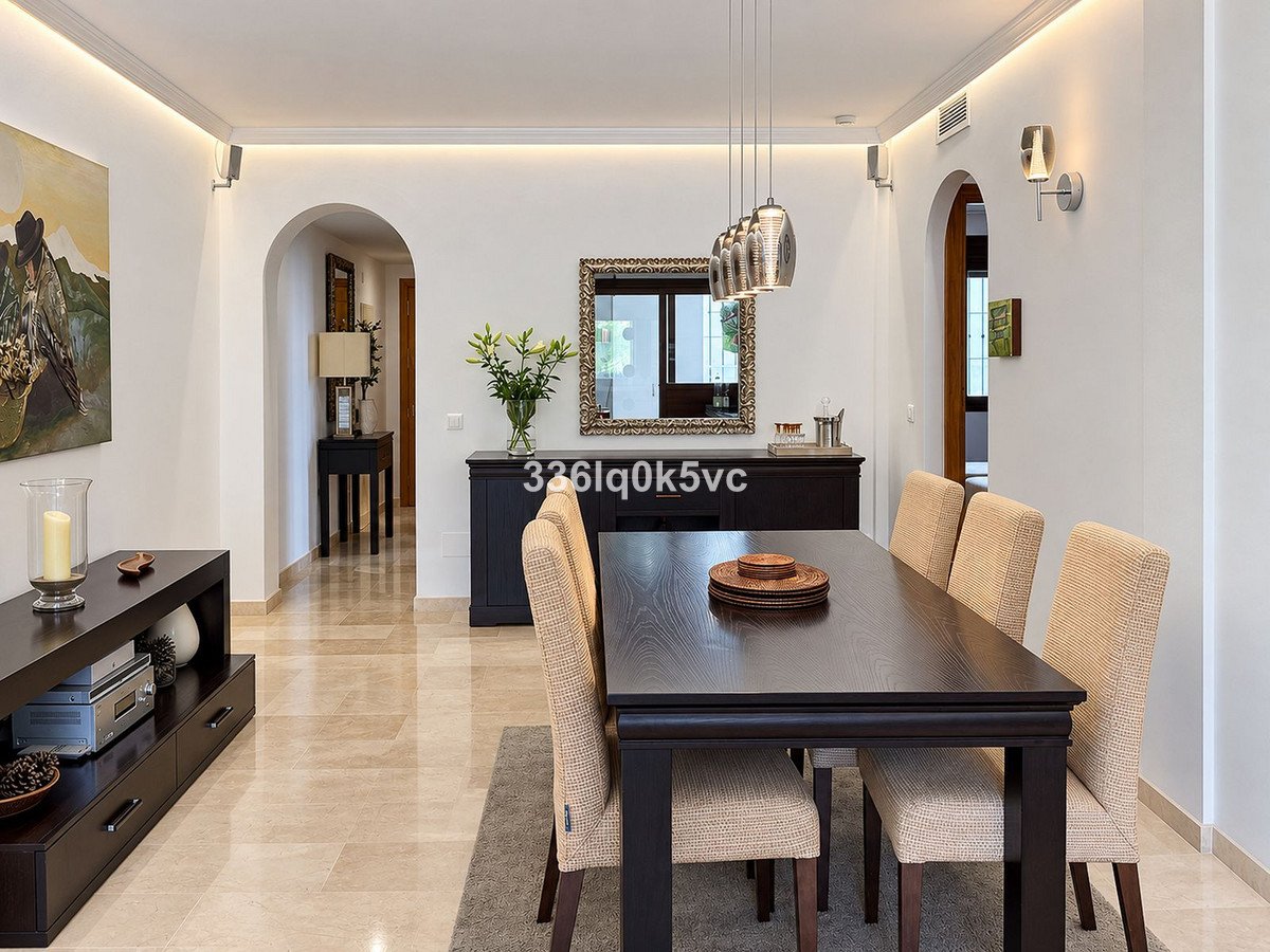 2 Bed Middle Floor Apartment in Benahavís