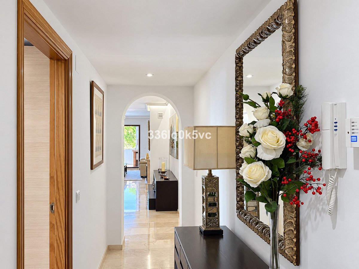 2 Bed Middle Floor Apartment in Benahavís