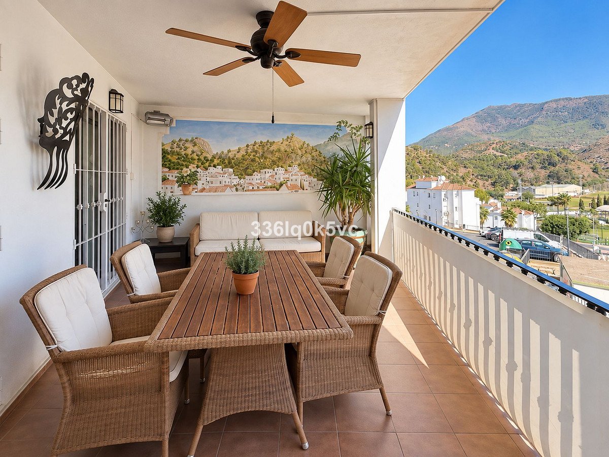 2 Bed Middle Floor Apartment in Benahavís
