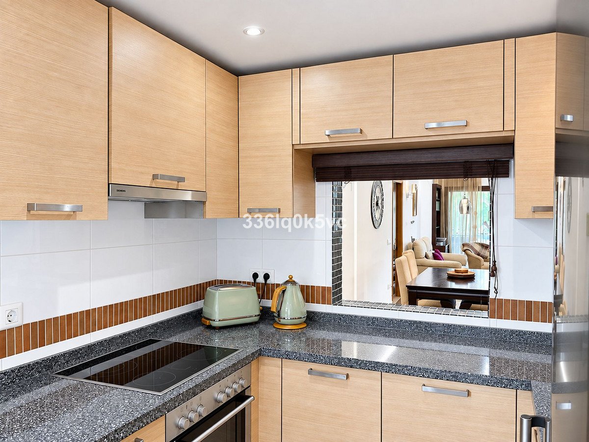 2 Bed Middle Floor Apartment in Benahavís