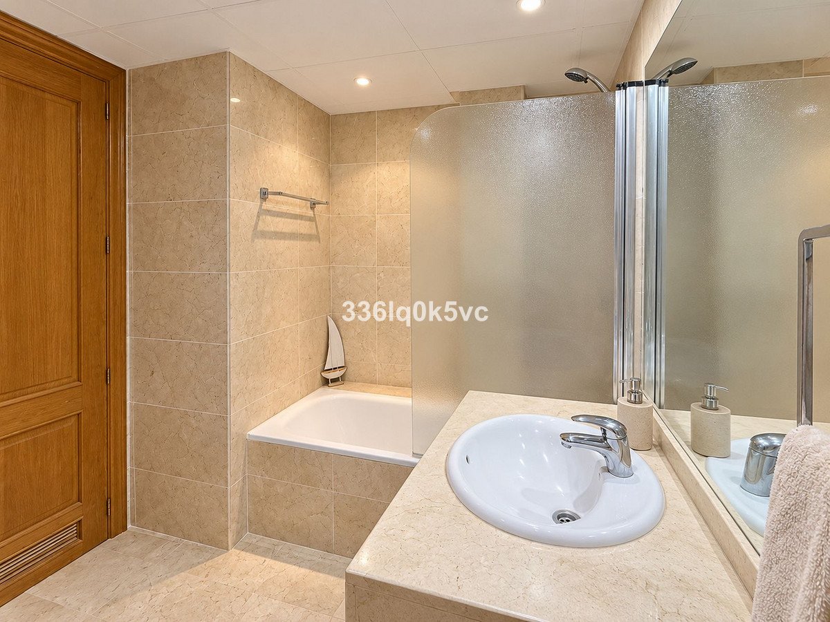 2 Bed Middle Floor Apartment in Benahavís