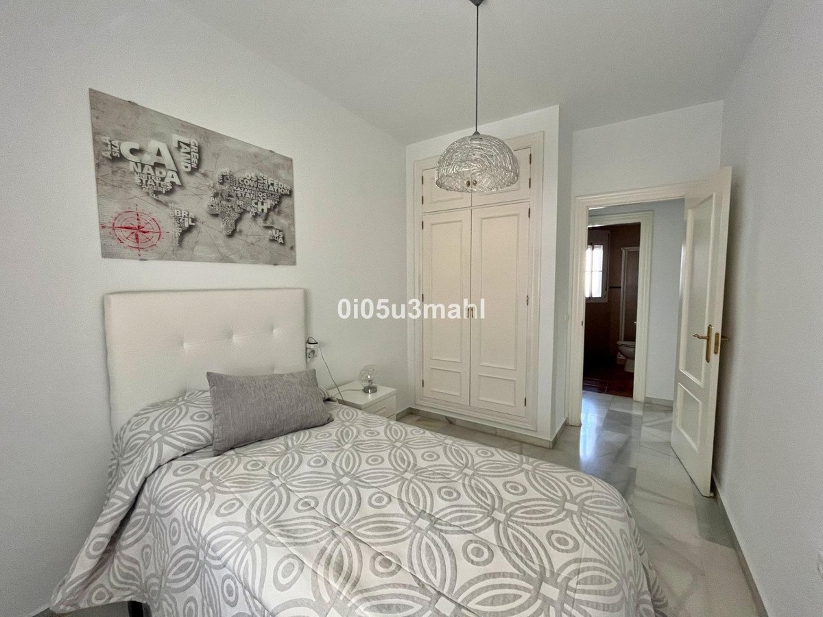 3 Bed Middle Floor Apartment in Málaga