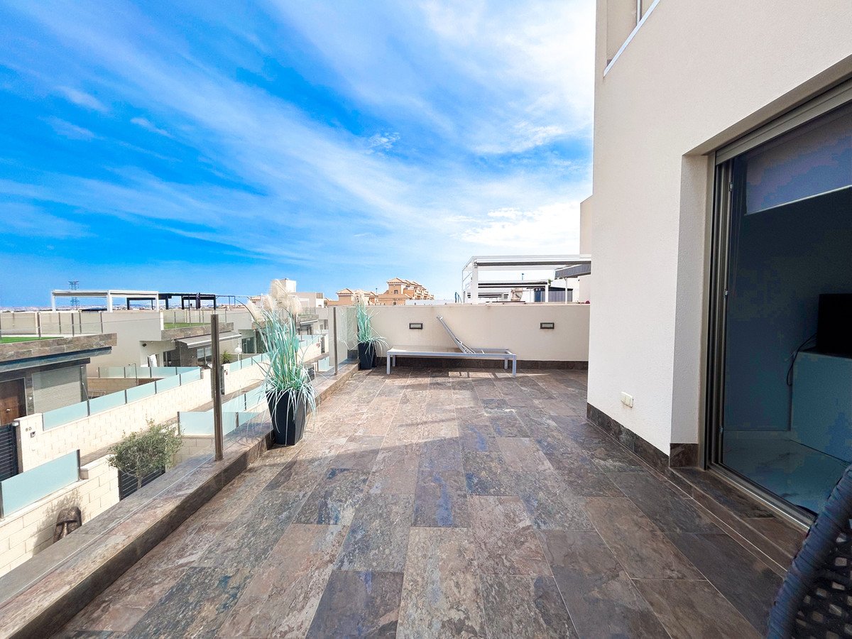 3 Bed Detached Villa in Villamartin