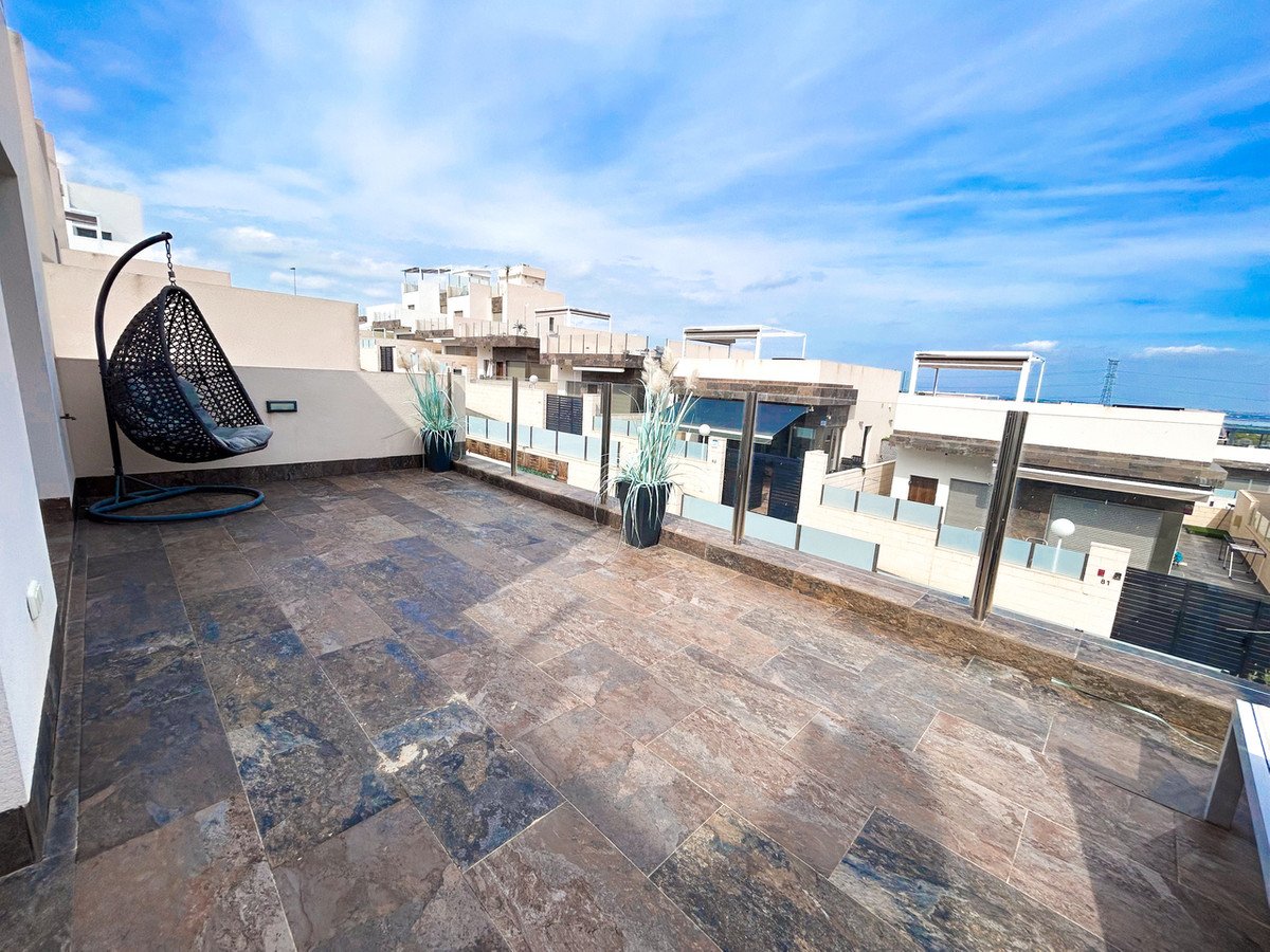 3 Bed Detached Villa in Villamartin