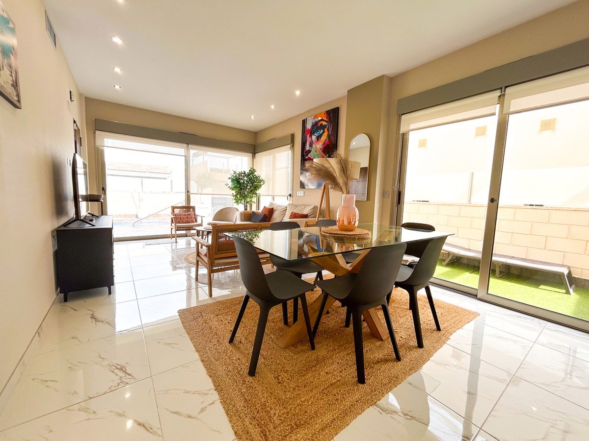 3 Bed Detached Villa in Villamartin