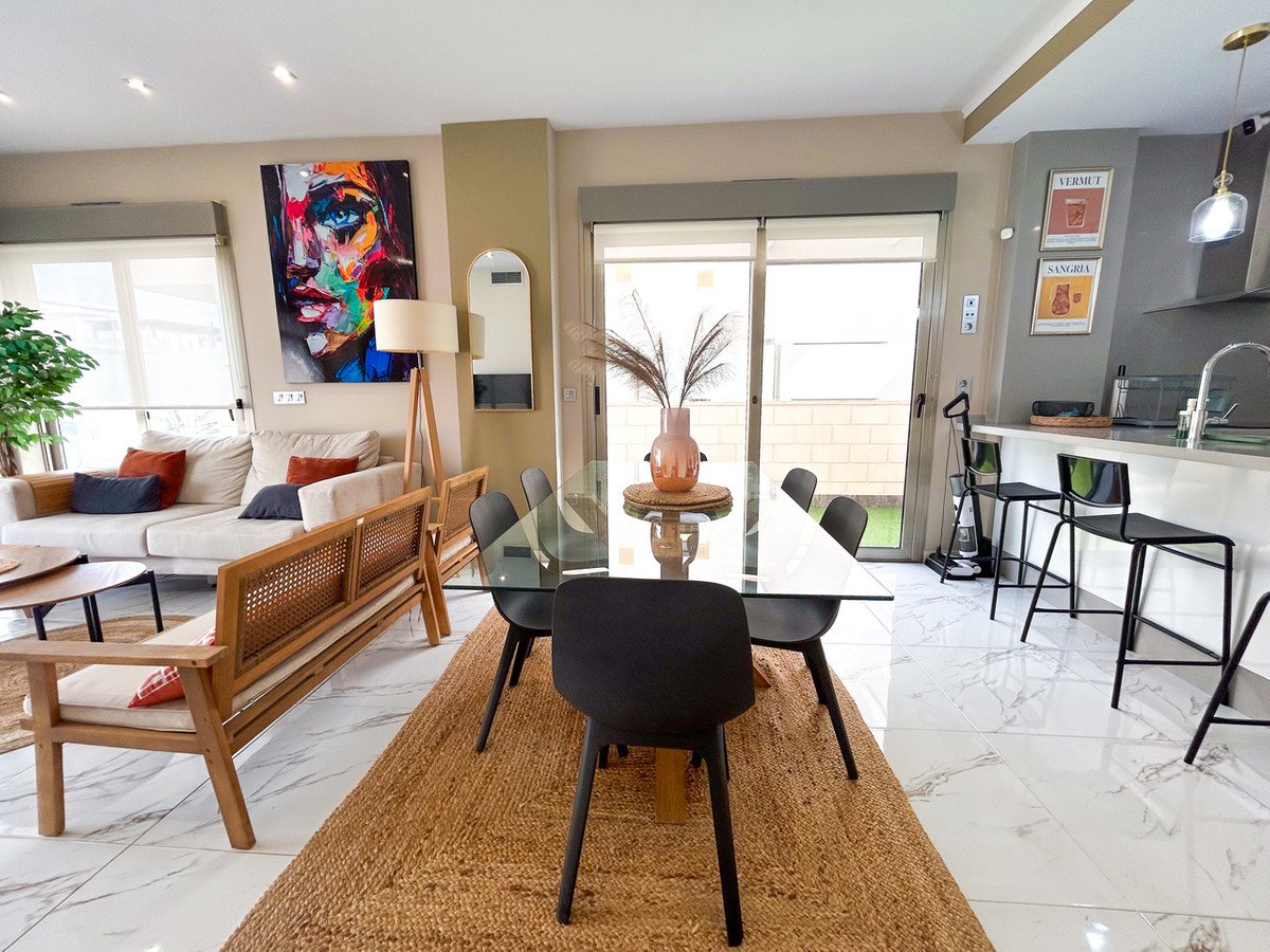 3 Bed Detached Villa in Villamartin