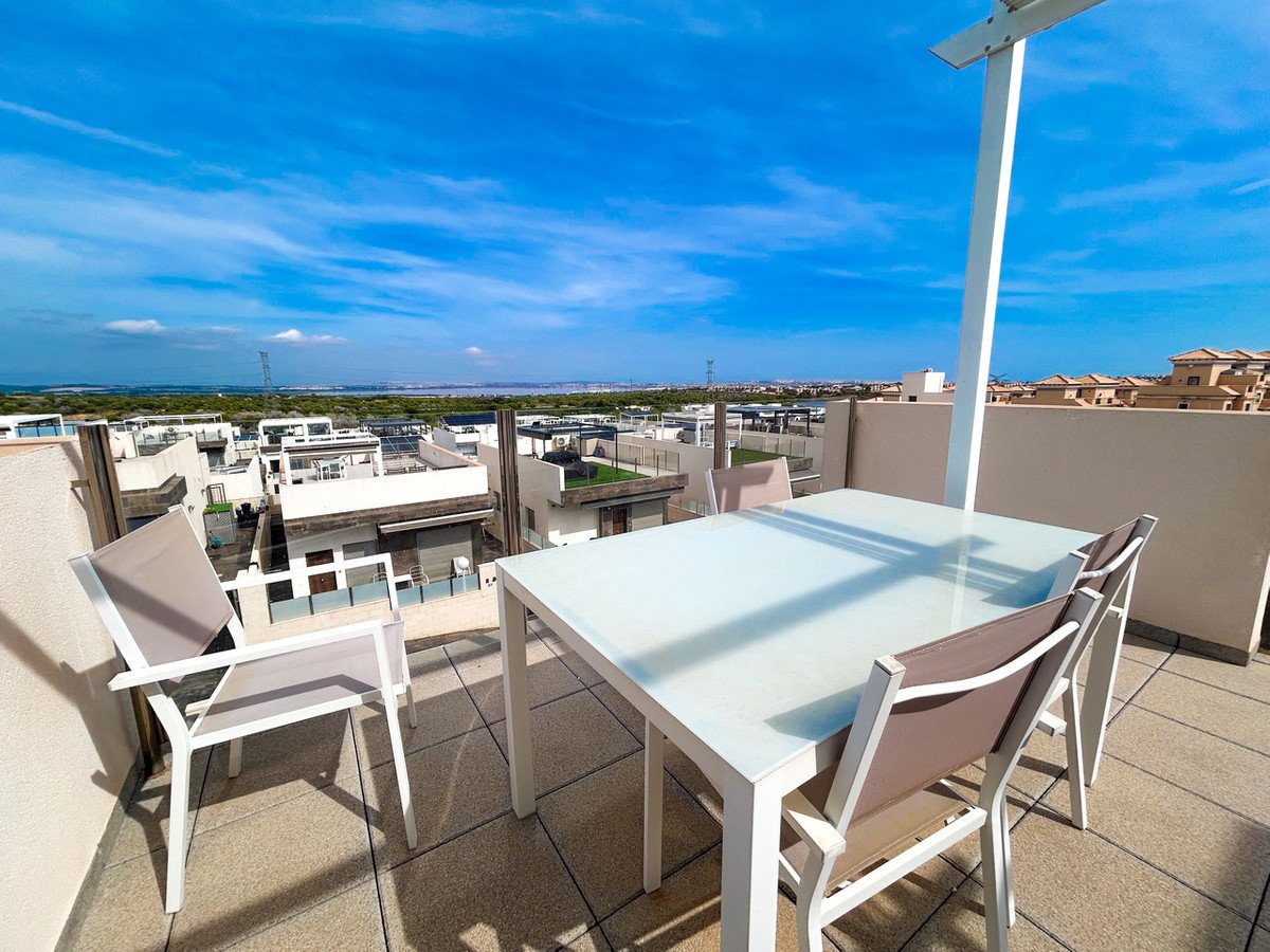 3 Bed Detached Villa in Villamartin
