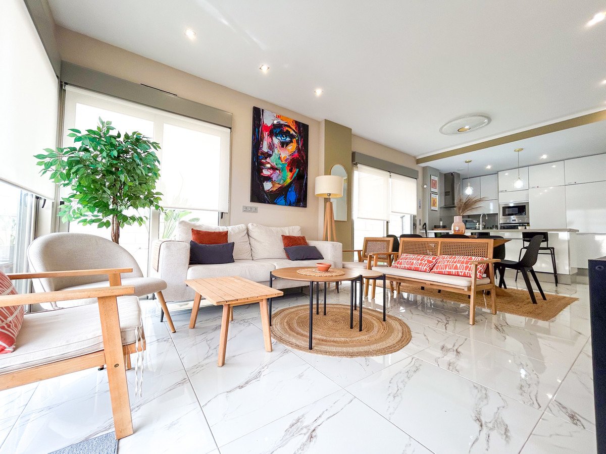 3 Bed Detached Villa in Villamartin