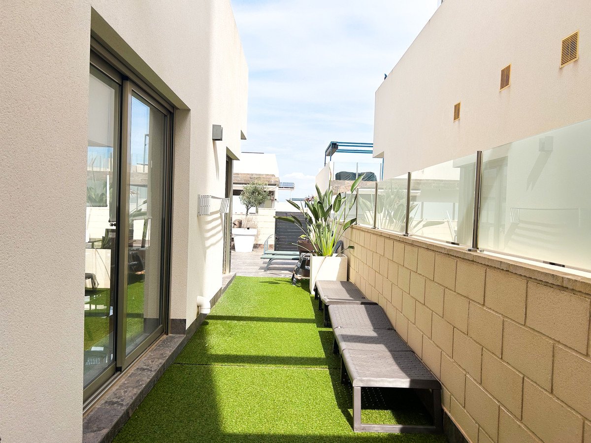 3 Bed Detached Villa in Villamartin