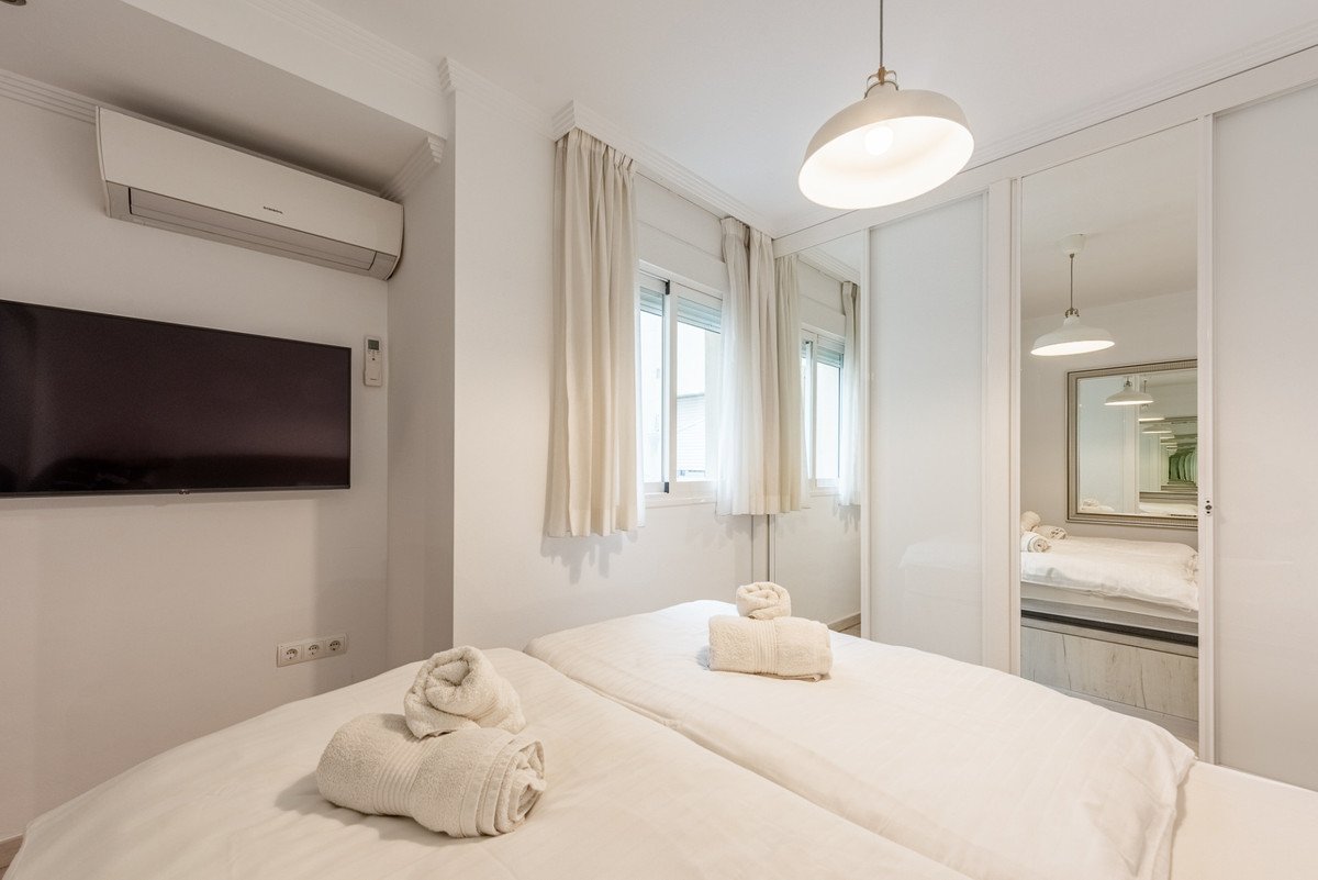 2 Bed Middle Floor Apartment in La Cala de Mijas