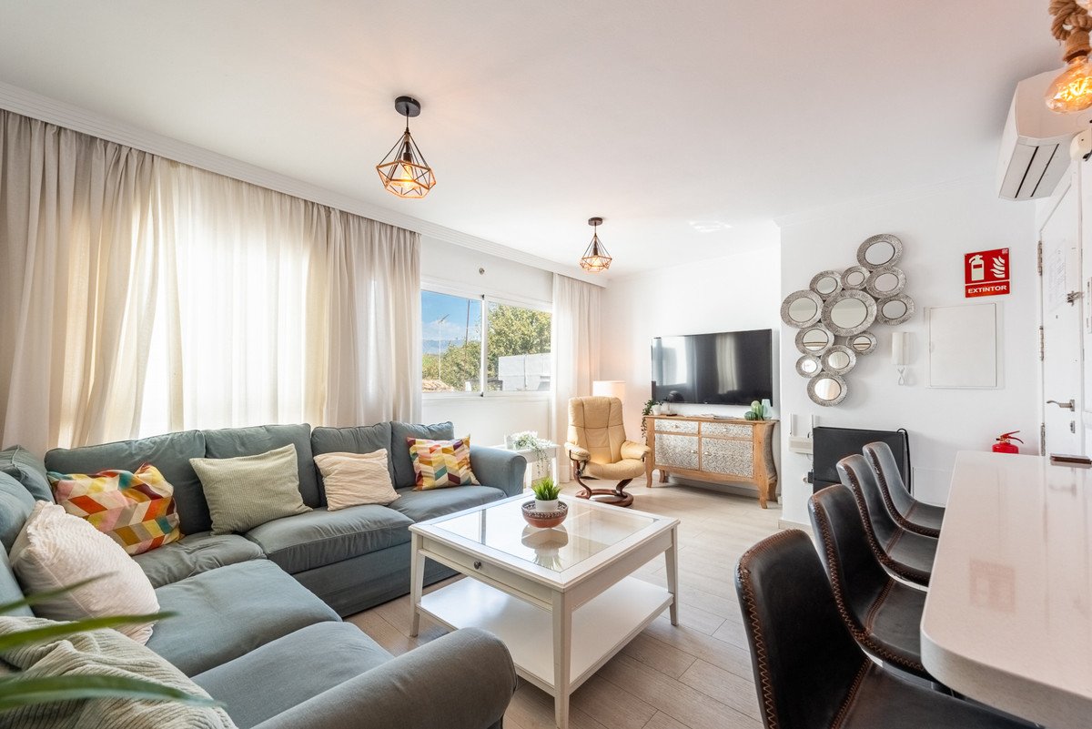 2 Bed Middle Floor Apartment in La Cala de Mijas