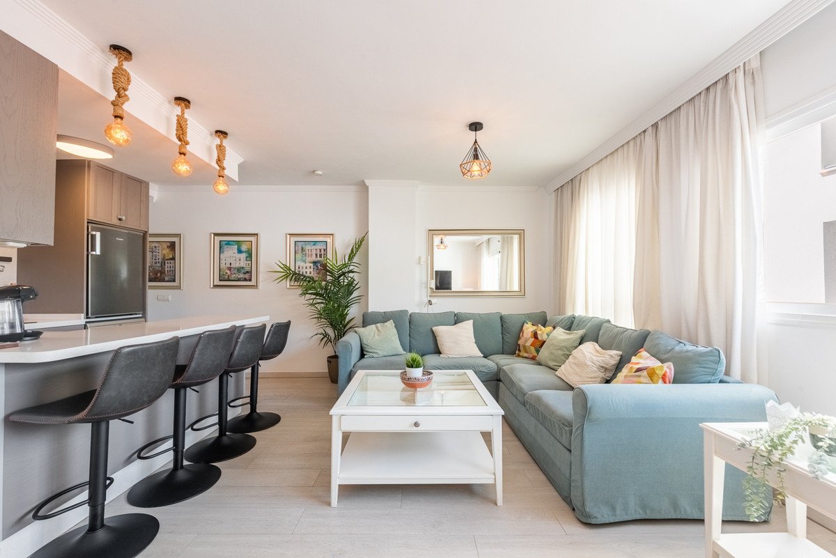 2 Bed Middle Floor Apartment in La Cala de Mijas