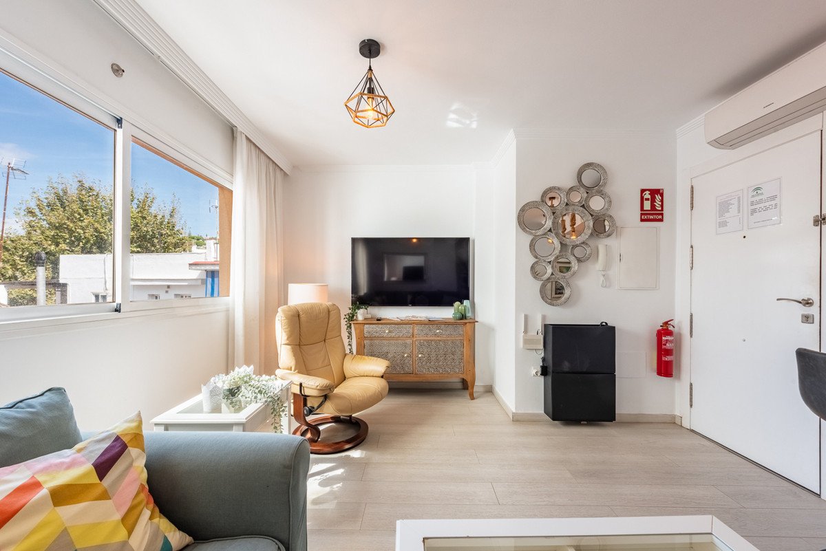 2 Bed Middle Floor Apartment in La Cala de Mijas