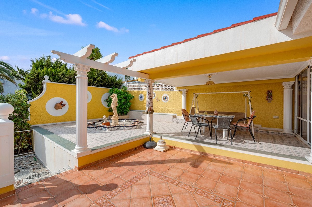 2 Bed Detached Villa in Rojales