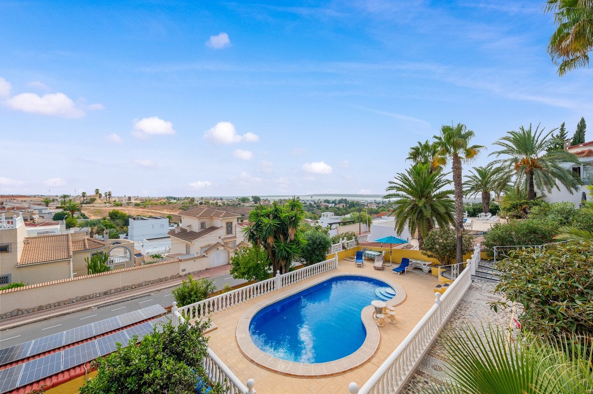 2 Bed Detached Villa in Rojales