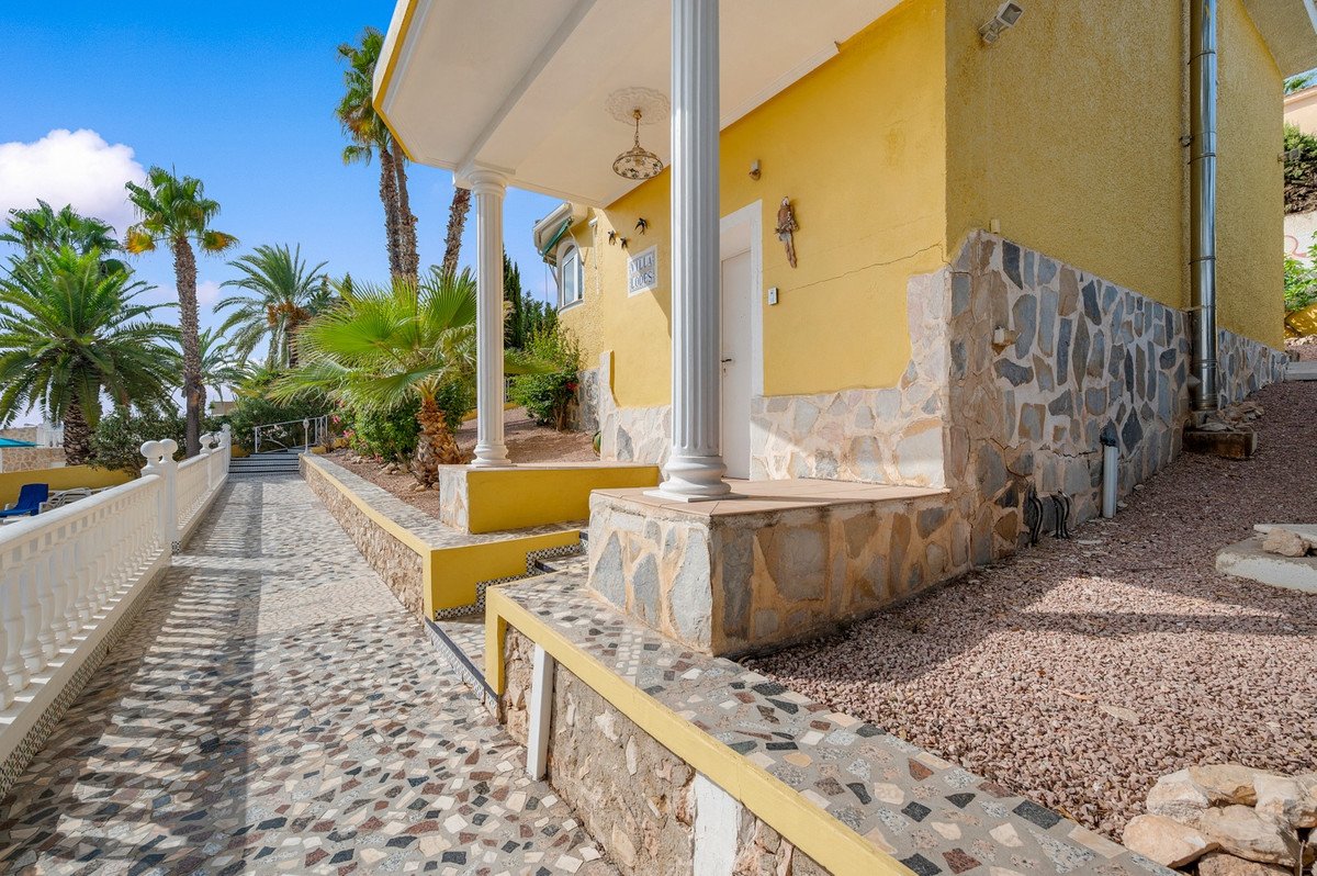 2 Bed Detached Villa in Rojales