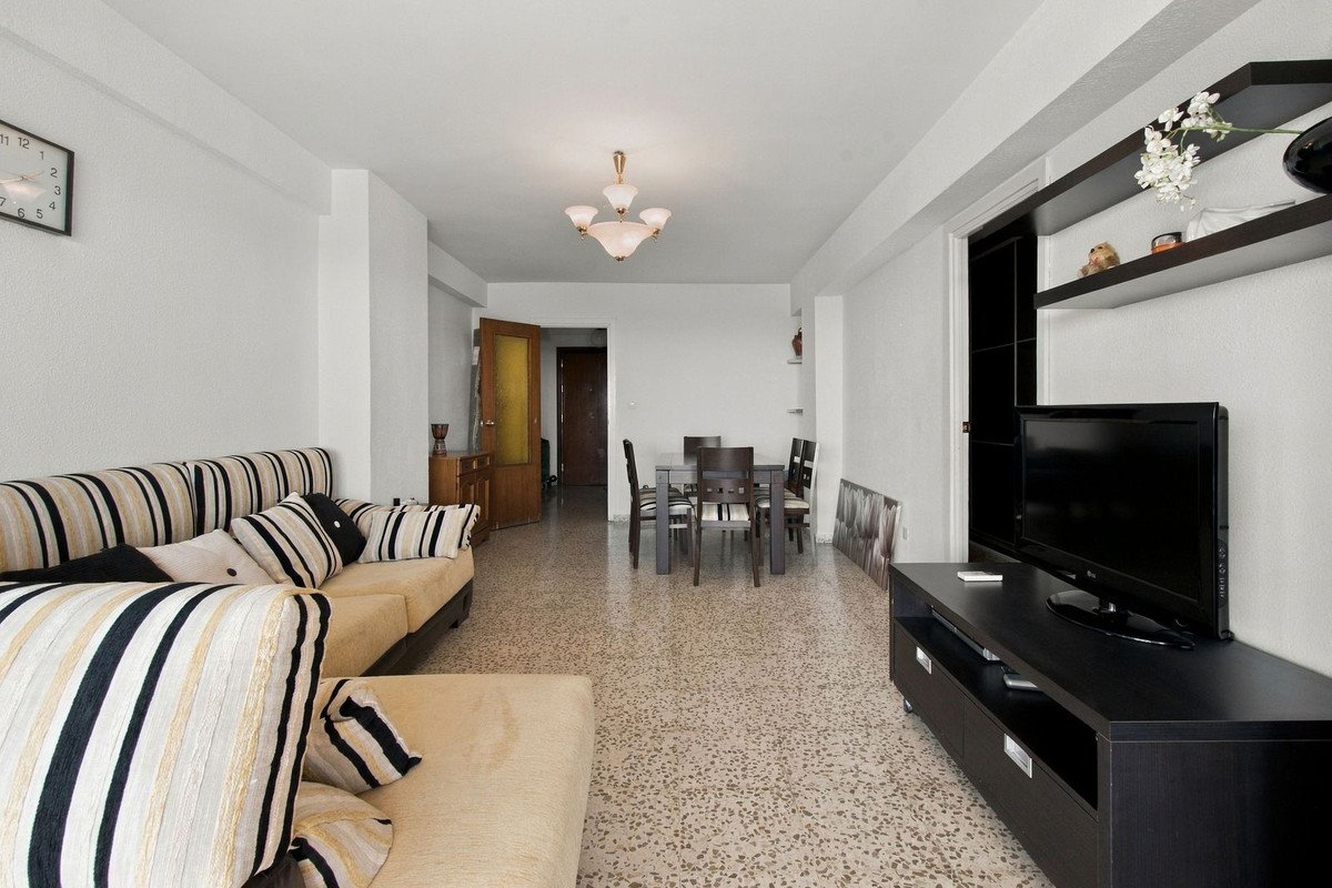 4 Bed Middle Floor Apartment in Torremolinos