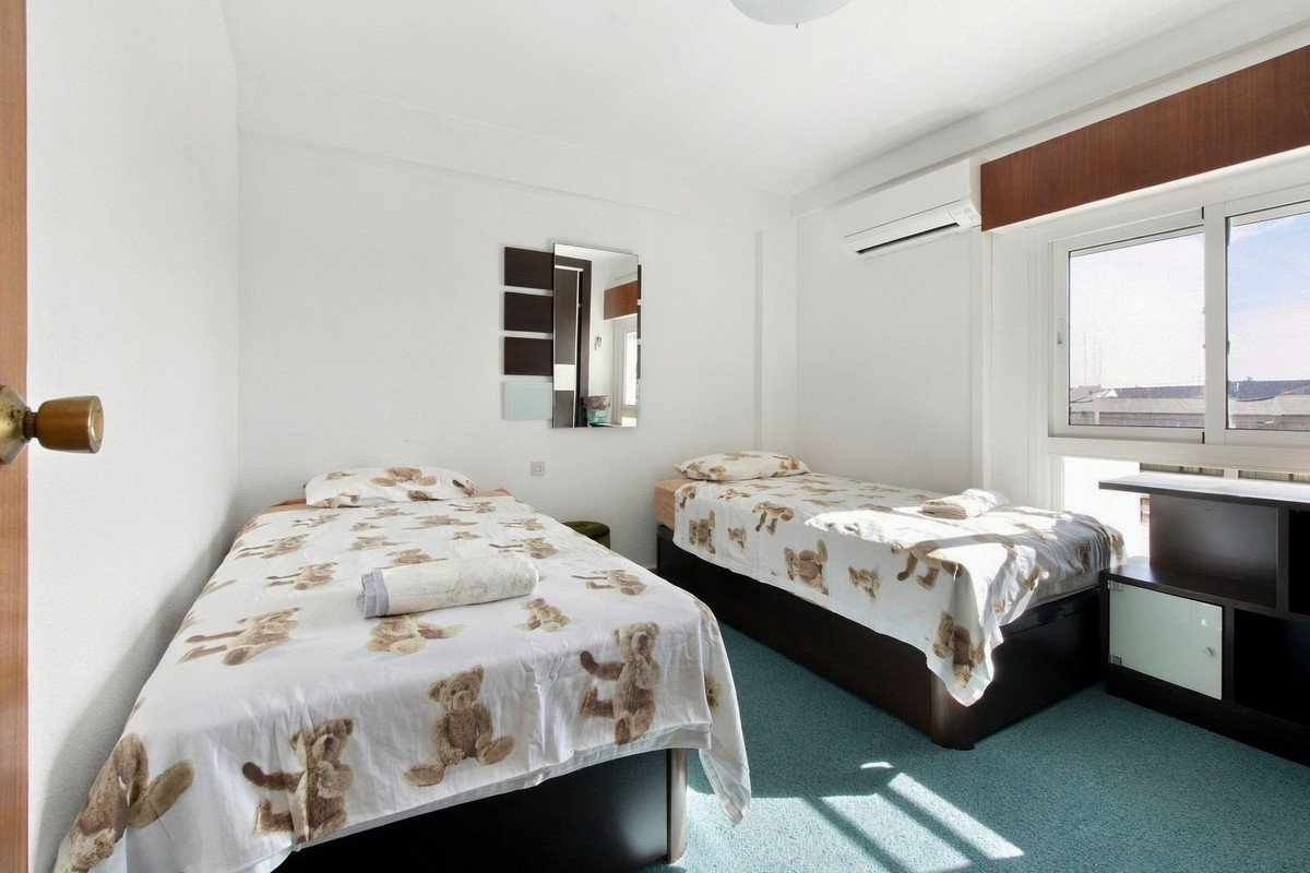 4 Bed Middle Floor Apartment in Torremolinos