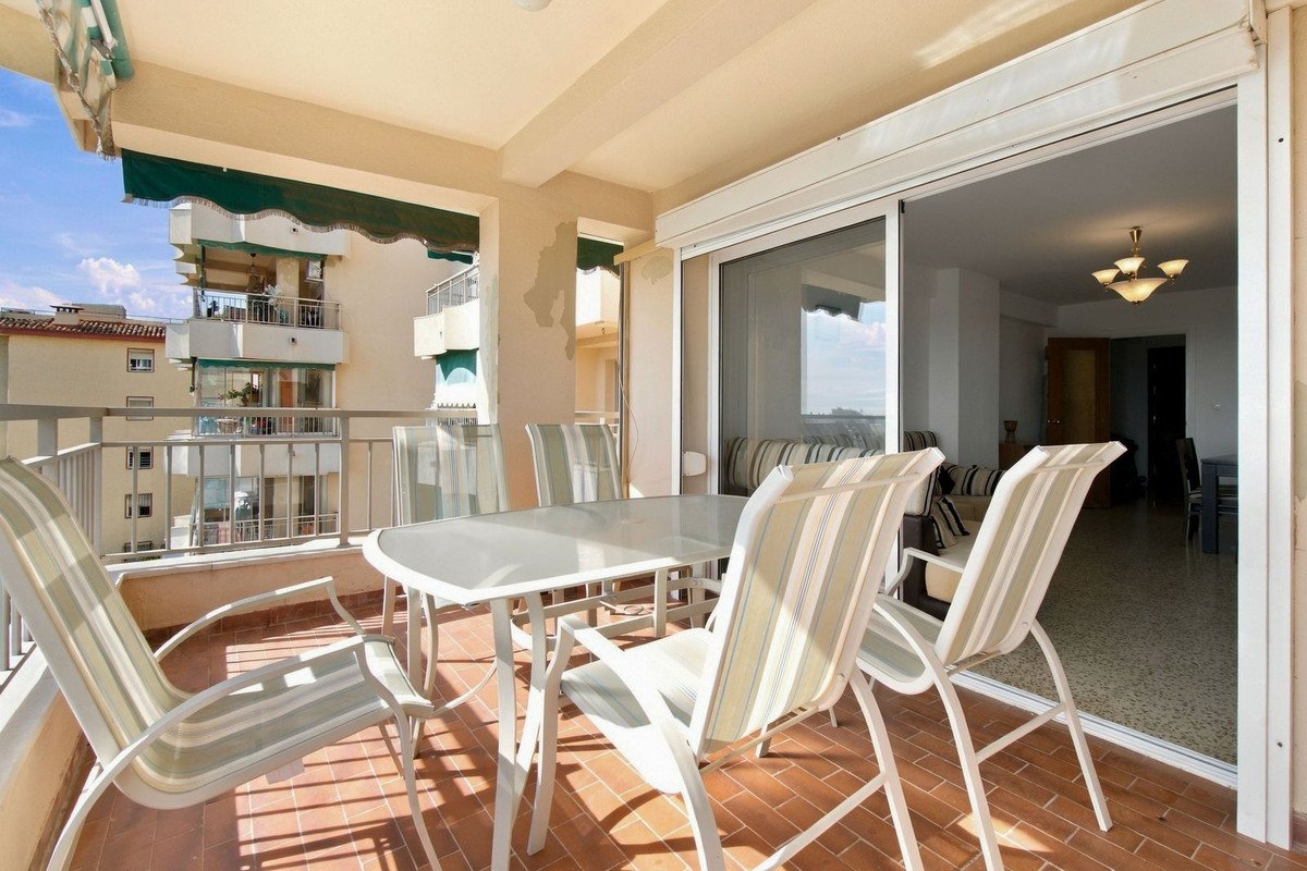 4 Bed Middle Floor Apartment in Torremolinos