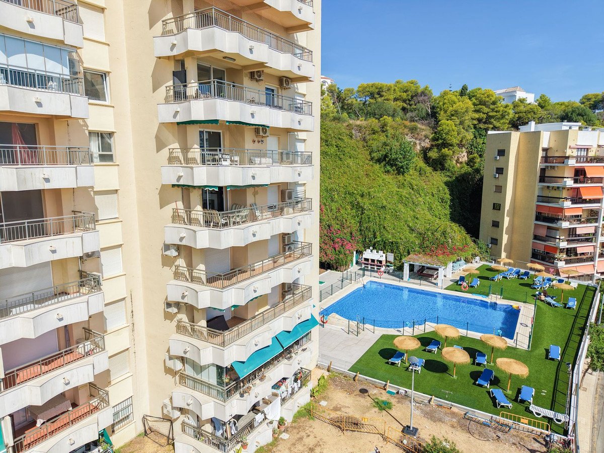 4 Bed Middle Floor Apartment in Torremolinos