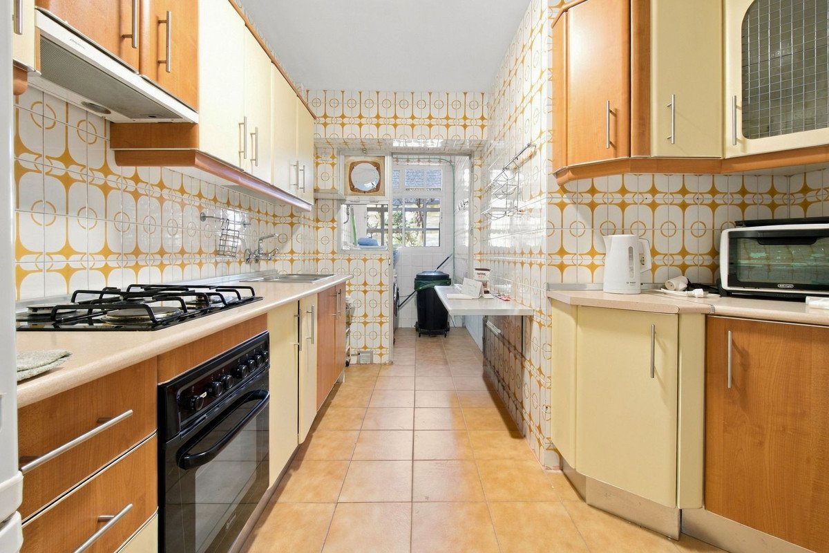 4 Bed Middle Floor Apartment in Torremolinos